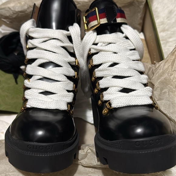 Gucci Sylvie Web Patent Leather Ankle Boot
Heel 55mm - Picture 9 of 11